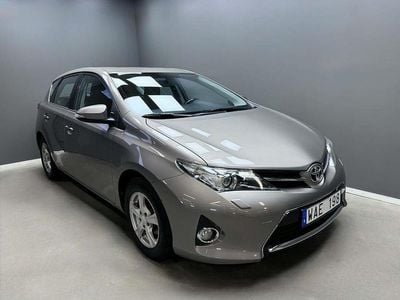 Begagnad Toyota Auris Active 132 HK (97 kW) 2013 Brun