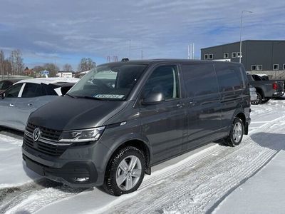 begagnad VW Transporter Skåp 3400 TDI 150 DSG 4M Dubbla dörra 2024, Transportbil