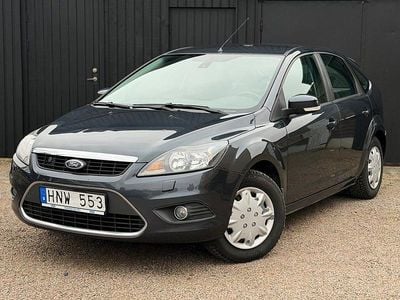 Grå Begagnad 2008 Ford Focus Titanium Halvkombi | 29 900 kr (Marknadspris)
