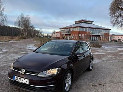 Begagnad 2018 VW Golf VII Halvkombi | 114 800 kr (Bra pris)