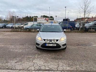 Grå Begagnad 2008 Ford Focus Trend Kombi | 23 900 kr (Marknadspris)