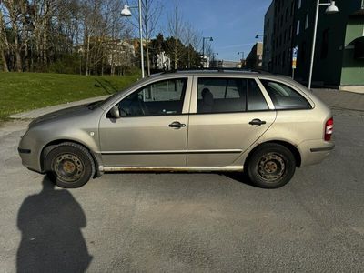 begagnad Skoda Fabia Kombi 1.2 dragkrok lågmilare