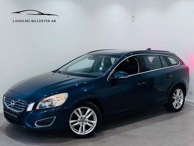 Begagnad Volvo V60 Momentum 164 HK (120 kW) 2013 Blå Kombi