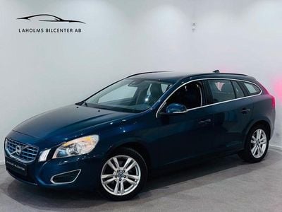 Blå Begagnad 2013 Volvo V60 Momentum Kombi | 79 900 kr (Marknadspris)