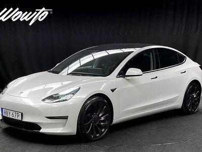Vit Begagnad 2021 Tesla Model 3 Performance Sedan | 319 800 kr (Marknadspris)