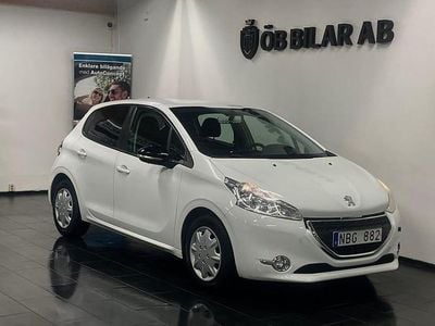Vit Begagnad 2013 Peugeot 208 Halvkombi | 54 900 kr (Marknadspris)
