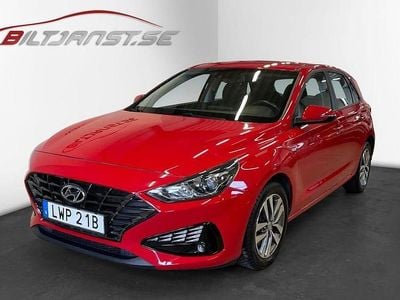 Begagnad Hyundai i30 Essential 122 HK (89 kW) 2021 Röd Halvkombi