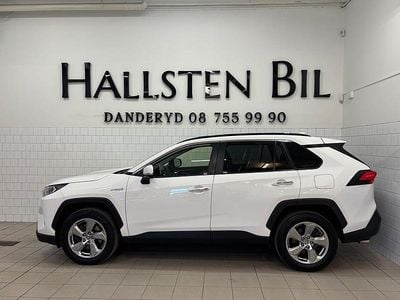 Vit Begagnad 2020 Toyota RAV4 Hybrid Executive SUV | 319 000 kr (Marknadspris)