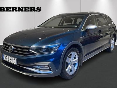 Blå Begagnad 2020 VW Passat Alltrack Kombi | 209 900 kr (Marknadspris)
