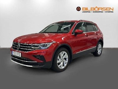 Röd Begagnad 2021 VW Tiguan Elegance SUV | 309 900 kr (Marknadspris)