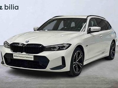 Begagnad BMW 330e 2023 Vit Kombi