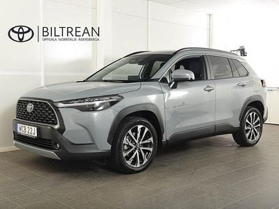 Cementgrå Begagnad 2025 Toyota Corolla Cross Style SUV | 379 900 kr (Marknadspris)