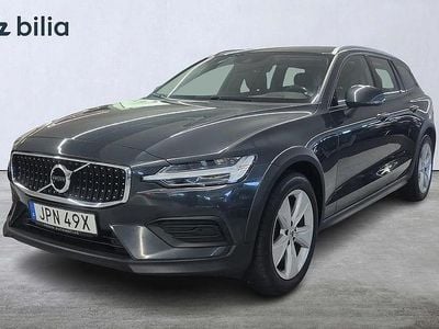 Grå Begagnad 2019 Volvo V60 CC SE Kombi | 249 000 kr (Marknadspris)