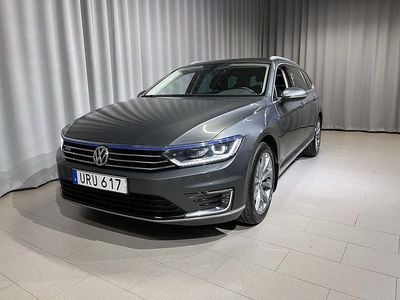 Grå Begagnad 2017 VW Passat Executive Kombi | 184 900 kr (Dyr)