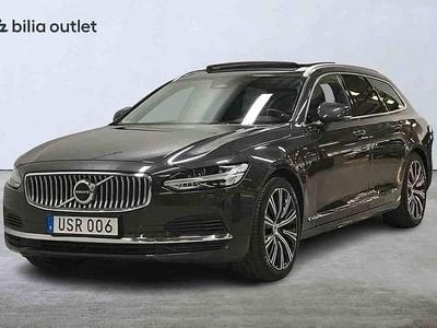 Grå Begagnad 2023 Volvo V90 Kombi | 439 900 kr (Marknadspris)