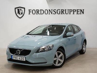 Ljusblå Begagnad 2017 Volvo V40 Business Edition Kombi | 164 800 kr (Marknadspris)