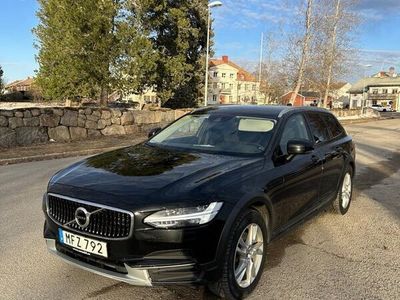 begagnad Volvo V90 CC D4 AWD Geartronic Momentum Euro 6