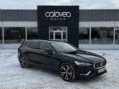 Svart Begagnad 2022 Volvo V60 Kombi | 269 900 kr (Marknadspris)