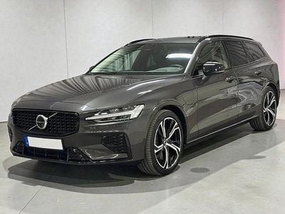 Grå Begagnad 2023 Volvo V60 R-Design Kombi | 359 000 kr (Marknadspris)
