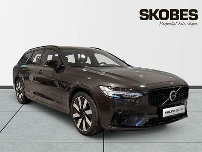 Grå Begagnad 2025 Volvo V90 Plus Kombi | 519 900 kr
