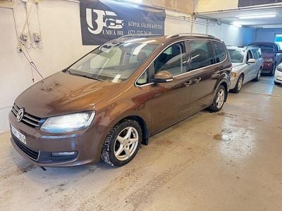 Begagnad VW Sharan 140 HK (102 kW) 2011 Brun Minibuss
