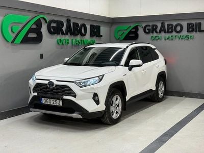 Vit Begagnad 2021 Toyota RAV4 Hybrid Active SUV | 279 900 kr (Lite dyr)