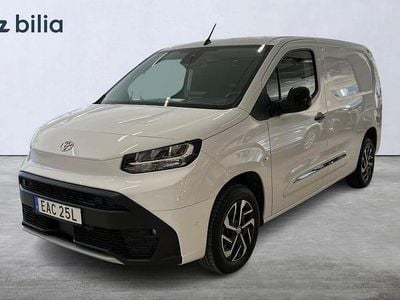 Vit Begagnad 2025 Toyota Proace City City Minibuss | 369 900 kr (Marknadspris)