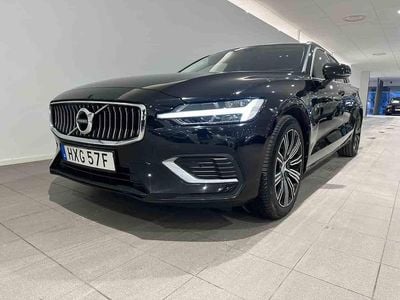 Svart Begagnad 2021 Volvo V60 Inscription Kombi | 329 500 kr (Bra pris)