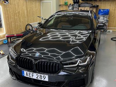 Safirsvart metallic Begagnad 2024 BMW 530 M Sport Kombi | 435 000 kr