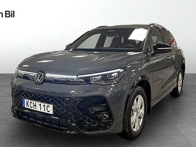 Grå Begagnad 2025 VW Tiguan R-line SUV | 479 000 kr (Bra pris)