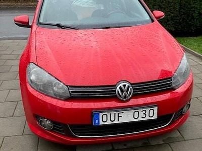 Begagnad VW Golf VII 105 HK (77 kW) 2013 Röd Halvkombi