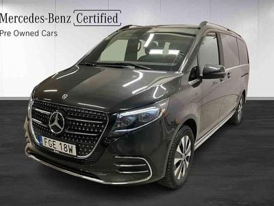 Grå Begagnad 2025 Mercedes V300 Minibuss | 1 049 000 kr