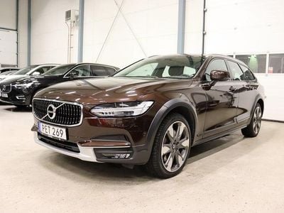 Begagnad Volvo V90 CC Inscription 235 HK (172 kW) 2017 Mörkbrun Kombi