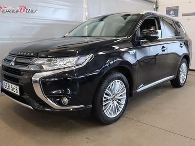 Begagnad Mitsubishi Outlander Comfort Edition 203 HK (149 kW) 2016 Svart SUV