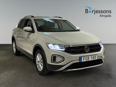 Grå Begagnad 2023 VW T-Roc Life SUV | 228 900 kr (Marknadspris)