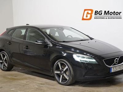 Begagnad Volvo V40 Momentum 200 HK (147 kW) 2016 Svart Kombi
