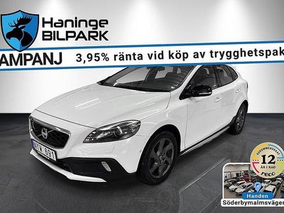Begagnad Volvo V40 Momentum 150 HK (110 kW) 2013 Vit Halvkombi
