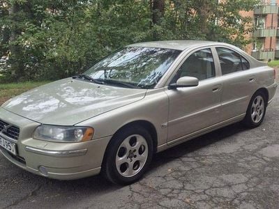 Begagnad 2005 Volvo S60 Sedan | 25 000 kr (Marknadspris)