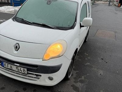 Begagnad Renault Kangoo 103 HK (75 kW) 2010