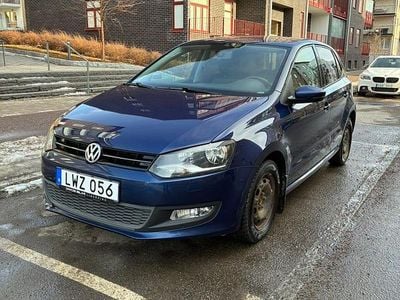Begagnad VW Polo 86 HK (63 kW) 2011 Blå Halvkombi