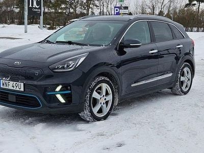 Begagnad Kia e-Niro Advance 150 kW (204 HK) 2021 Blå SUV