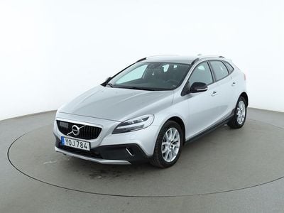 Silver Begagnad 2019 Volvo V40 CC Momentum Kombi | 230 000 kr (Marknadspris)