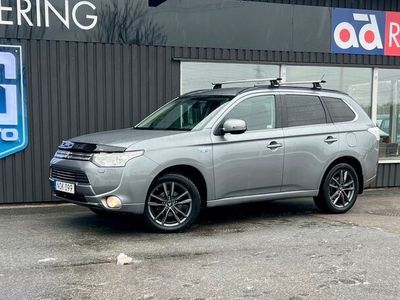 begagnad Mitsubishi Outlander P-HEV 2.0 Hybrid 4WD Drag Navi Läder