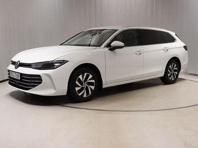 Vit Begagnad 2024 VW Passat Business Kombi | 349 000 kr (Marknadspris)