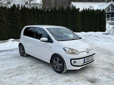 Vit Begagnad 2014 VW up! high up! Halvkombi | 54 900 kr (Marknadspris)