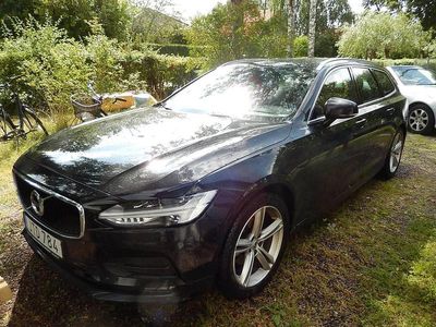 Svart (svartmetallic) Begagnad 2018 Volvo V90 Momentum Kombi | 258 500 kr (Dyr)