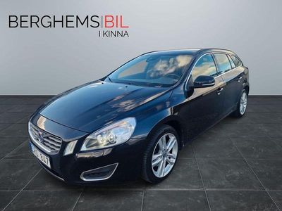 Svart Begagnad 2011 Volvo V60 Momentum Kombi | 64 900 kr (Marknadspris)