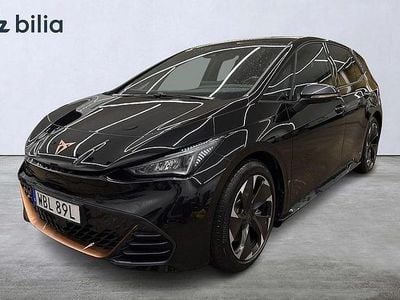 Svart (midnight black metallic) Begagnad 2024 Cupra Born e-Boost Halvkombi | 334 900 kr (Dyr)