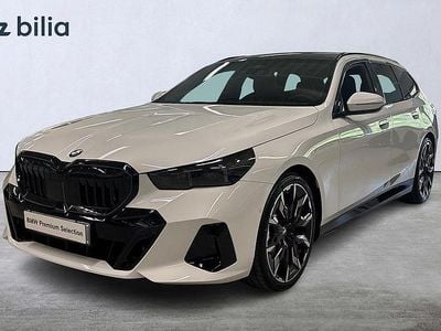 Vit Begagnad 2026 BMW 520 M Sport Kombi | 669 900 kr