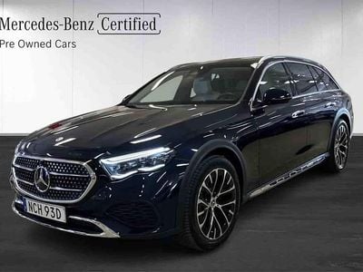 Blå Begagnad 2024 Mercedes E220 Premium SUV | 699 900 kr